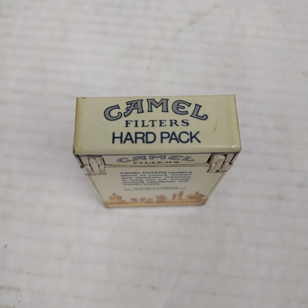 VTG CAMEL Y2K 90's Classic Camel Pack Lighter Flip-Top Cigarette Pack